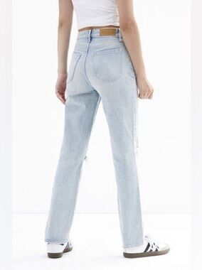 PacSun High Rise Distressed Dad Jeans – Size 22 (waist measures 23)
